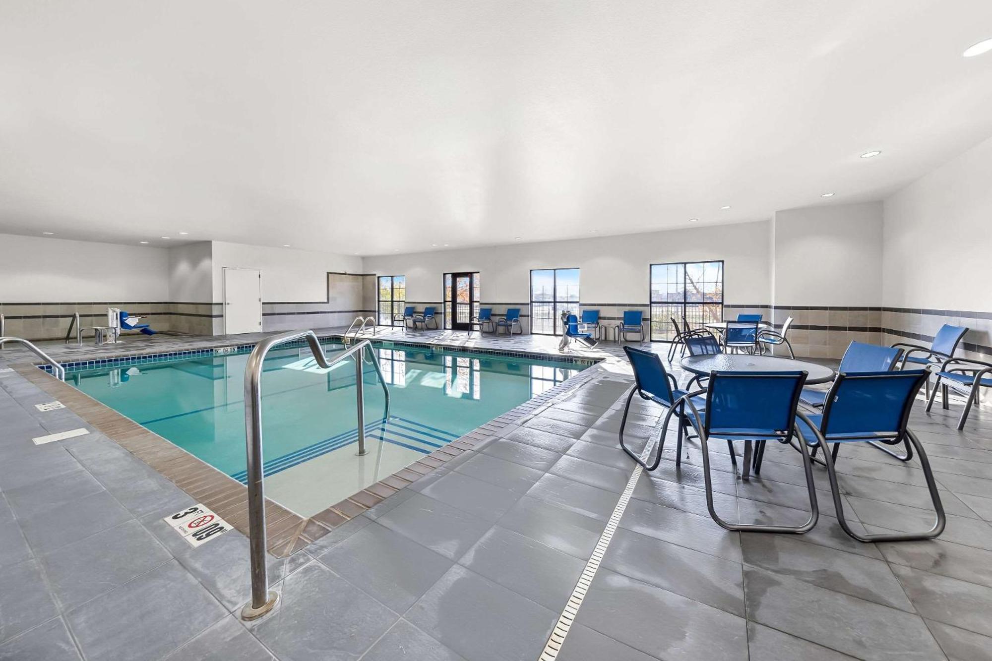 Comfort Inn & Suites West - Medical Center Rochester Zewnętrze zdjęcie